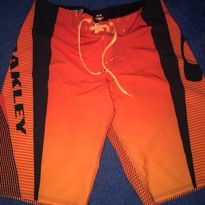 Oakley Buckle exclusive swim trunks